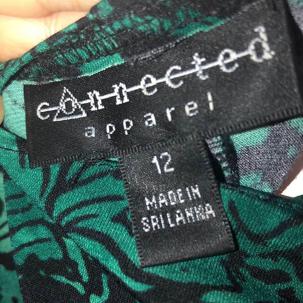 Connected Apparel Size 12 Green and Black V neck - Picture 3 of 3